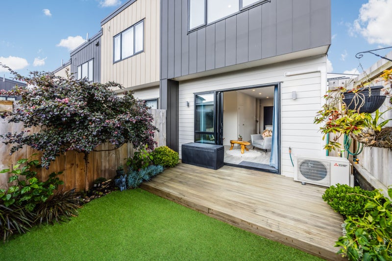 8/6 Hepburn Road, Glendene, Auckland - Carousel 1