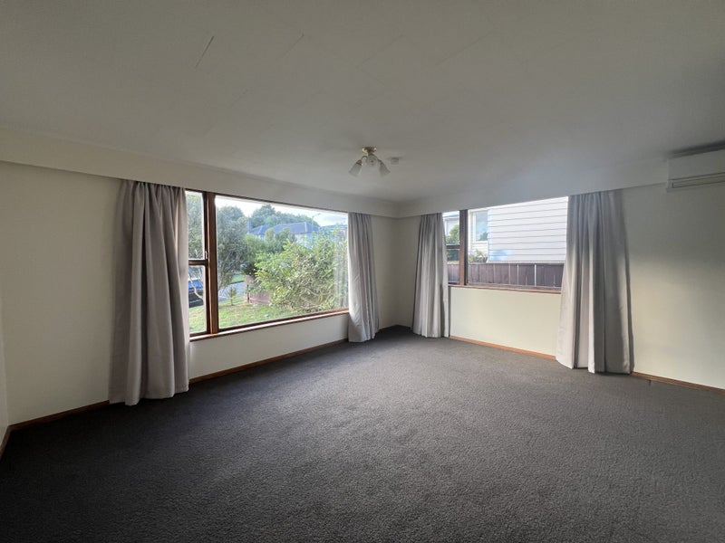 6 Barberry Grove, Maungaraki, Lower Hutt - Carousel 2