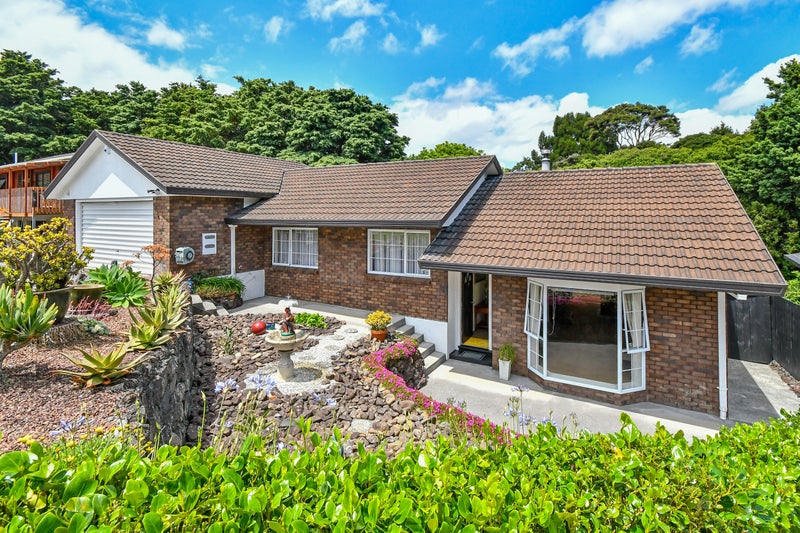 16 Cantua Close, Totara Heights, Auckland - Carousel 1