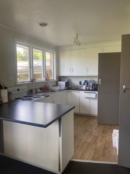42 Liston Crescent, Hillcrest, Hamilton - Carousel 2