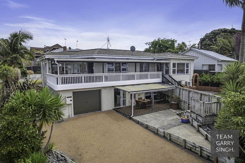 42 Estuary Road, Weymouth, Auckland - Carousel 1