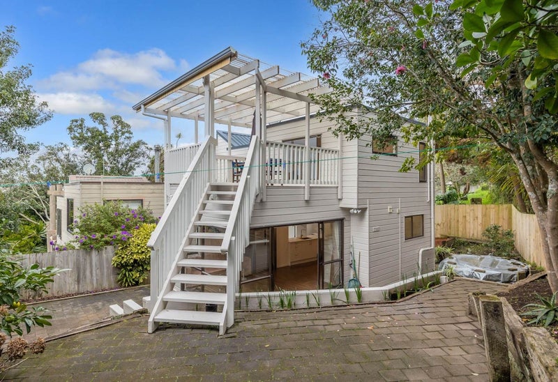 2/51 Seaton Road, Murrays Bay, Auckland - Carousel 2