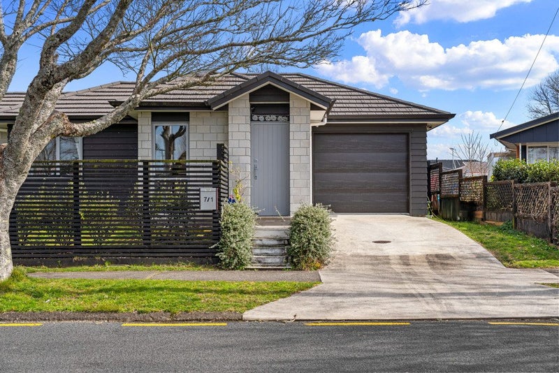 1/7 Rutherford Street, Chedworth, Hamilton - Carousel 1