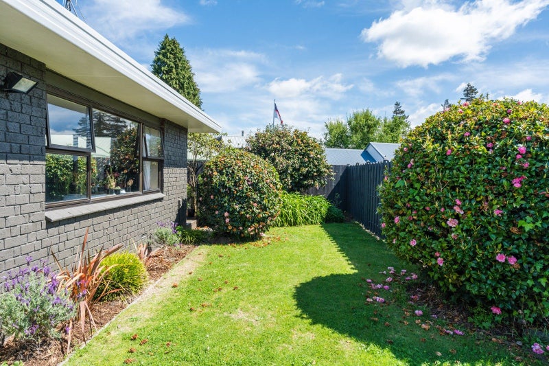 2/7 Kathleen Place, Rainbow Point, Taupō - Carousel 2