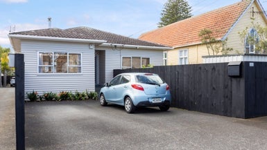 21 Formby Avenue, Point Chevalier, Auckland - Carousel 1