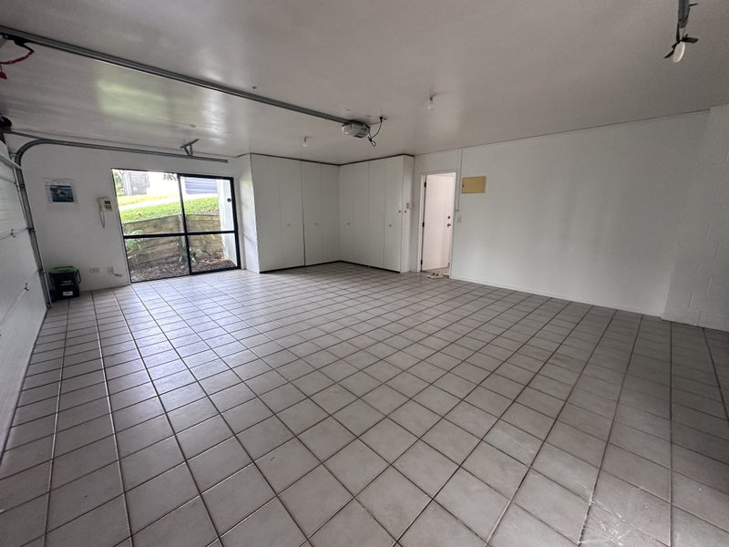 15 Perendale Close, Somerville, Manukau - Carousel 23