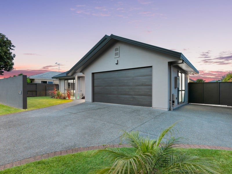 6 Stableford Drive, Pyes Pa, Tauranga - Carousel 2
