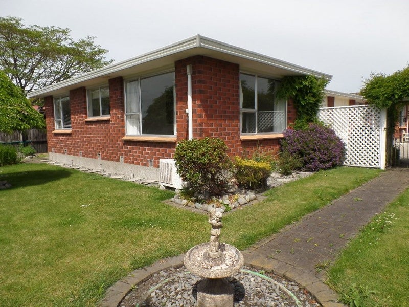 2/6 James Condon Place, Redwood, Christchurch - Carousel 1