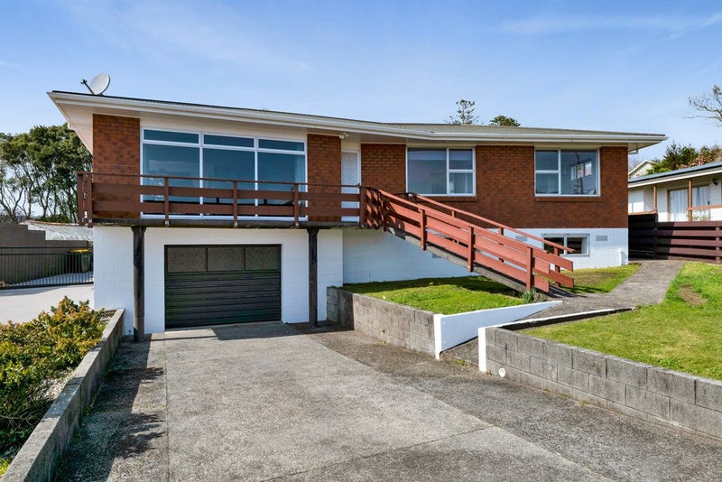 5 Handley Place, Glen Avon, New Plymouth - Carousel 1