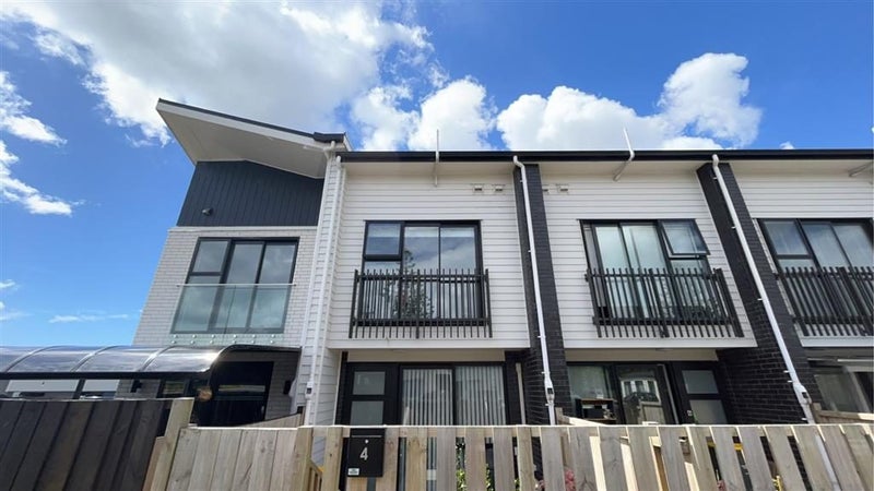 4 Matakohe Road, Westgate, Auckland - Carousel 1