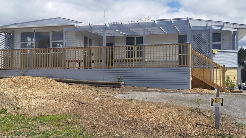 4 Beazley Place, Glendene, Auckland - Carousel 1