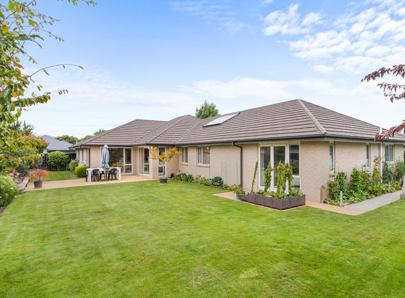 83 McMahon Drive, Aidanfield, Christchurch - Carousel 1