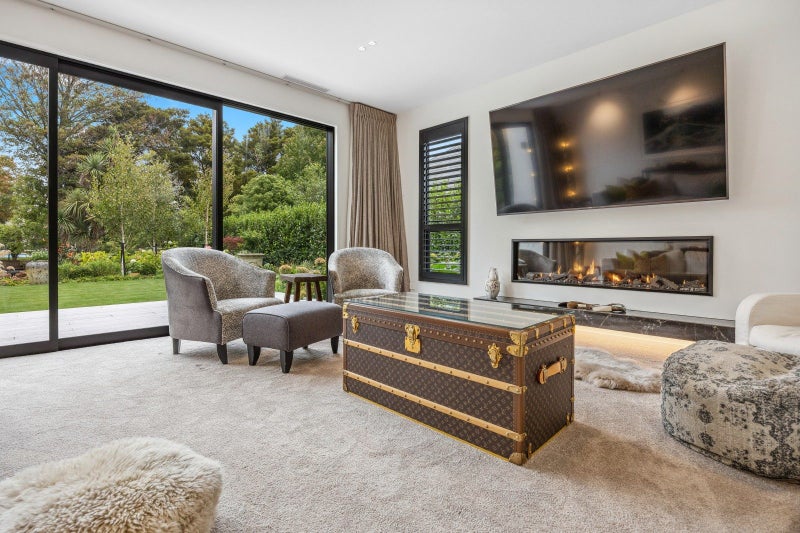 16B Daresbury Lane, Fendalton, Christchurch - Carousel 2
