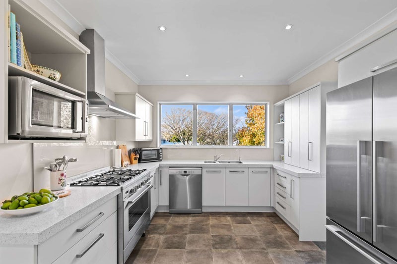 60 Churchill Avenue, Hokowhitu, Palmerston North - Carousel 2