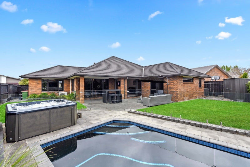 17 Malbec Place, Rototuna, Hamilton - Carousel 1