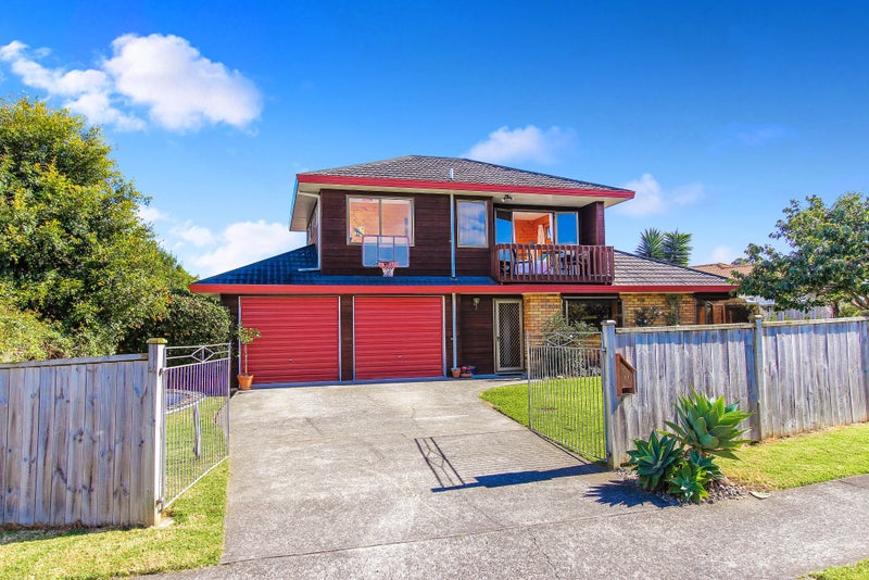 1/21 Channing Crescent, Botany Downs, Auckland - Carousel 1