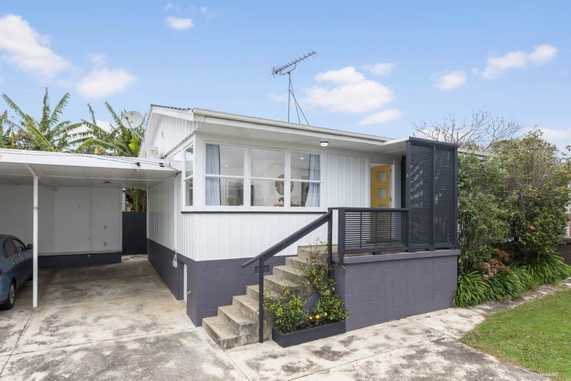 2/15 Carlton Street, Hillsborough, Auckland - Carousel 1