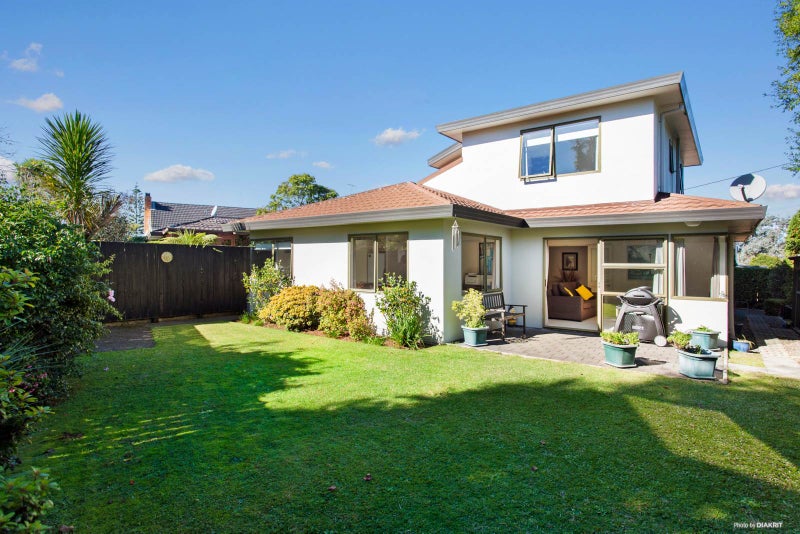 3/516 Glenfield Road, Bayview, Auckland - Carousel 1