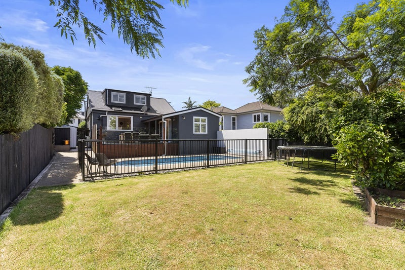 27 Harapaki Road, Meadowbank, Auckland - Carousel 1