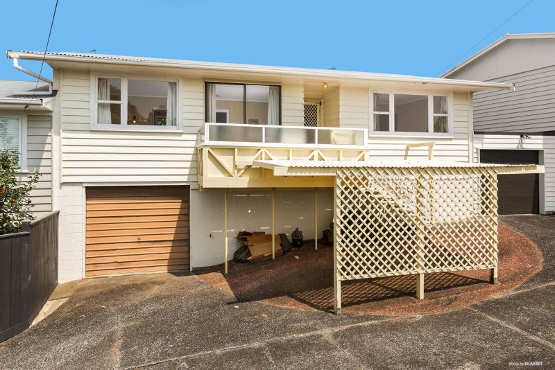 2/34 Wolsley Avenue, Milford, Auckland - Carousel 1