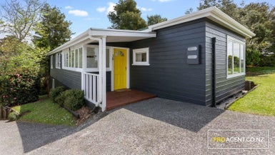 38 Victory Road, Laingholm, Auckland - Carousel 1