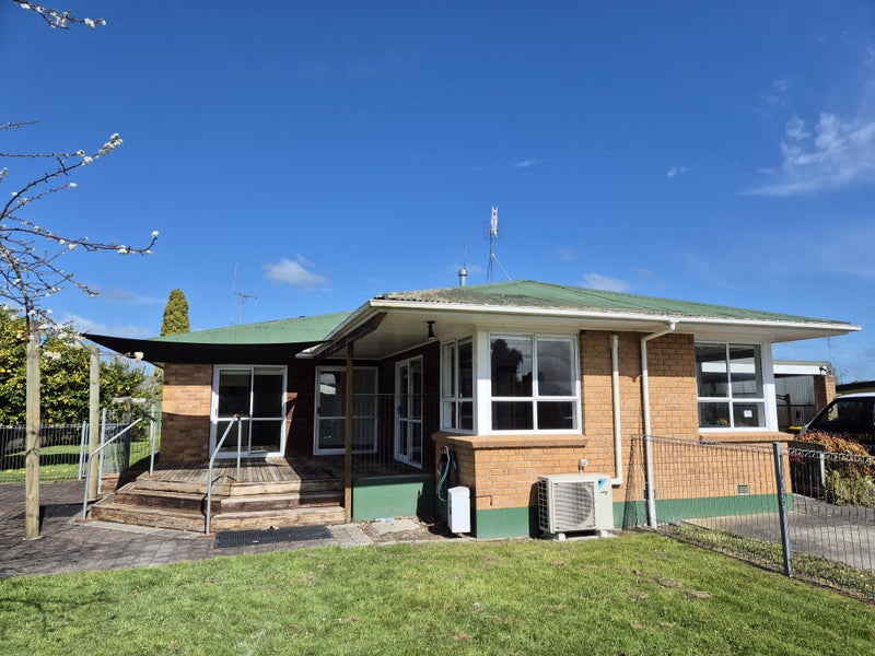 49 Collins Road, Melville, Hamilton - Carousel 1