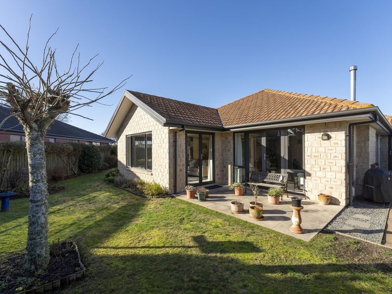 20 Pohutukawa Crescent, Parklands, Christchurch - Carousel 1