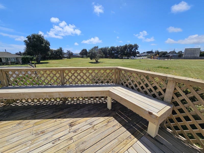 8 Rangitane Grove, Waitārere Beach, Levin - Carousel 2