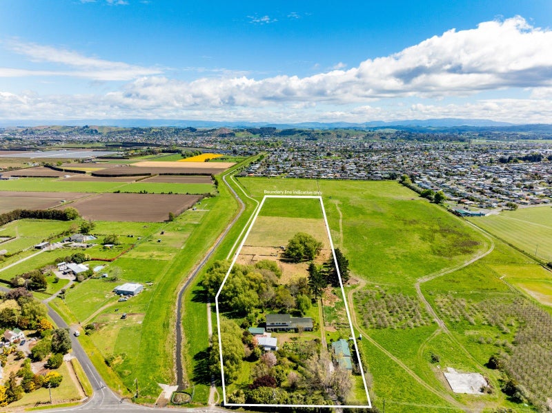 215 Riverbend Road, Meeanee, Napier - Carousel 1