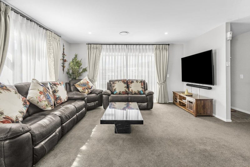 22 Brian Hughes Road, Wainuiomata, Lower Hutt - Carousel 1