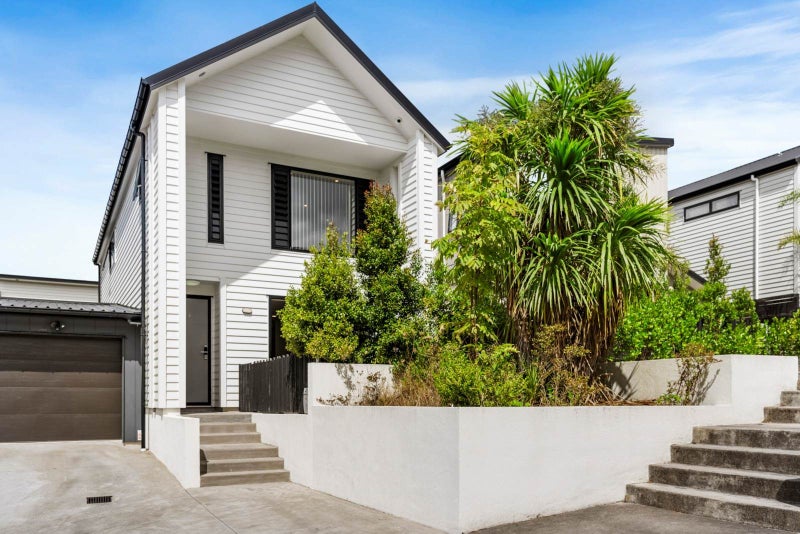 41 Westgate Drive, Westgate, Auckland - Carousel 1