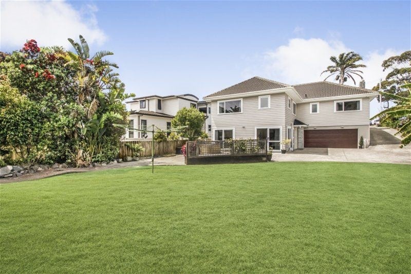 172 Mellons Bay Road, Mellons Bay, Auckland - Carousel 1