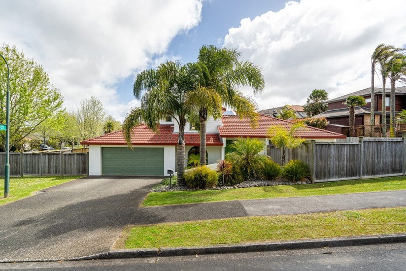15 Arirang Rise, Pinehill, Auckland - Carousel 2