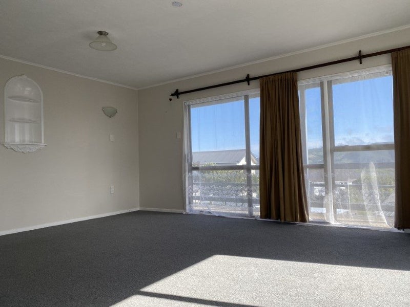 9A MOSSBURN GROVE, KELSON, LOWER HUTT - Carousel 2