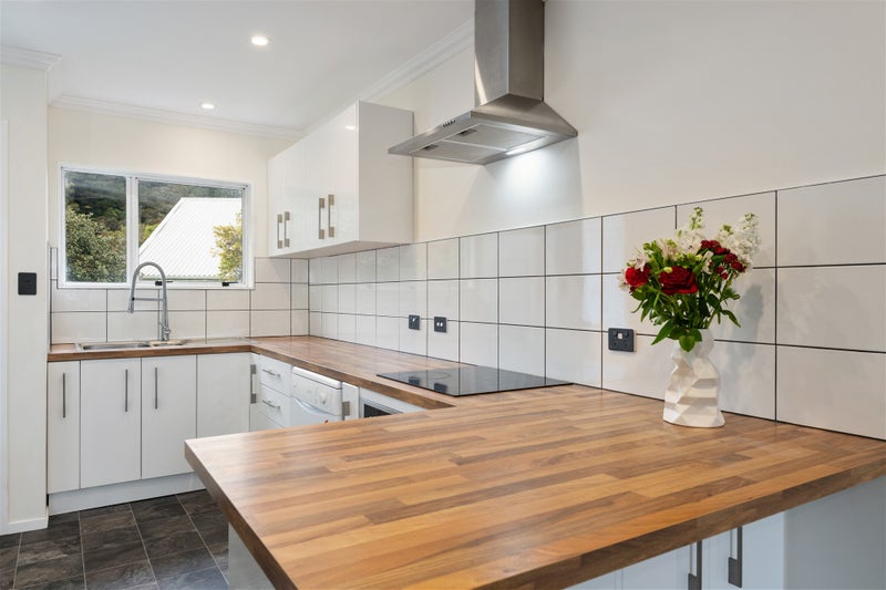 7/10 Mangaroa Hill Road, Maoribank, Upper Hutt - Carousel 2