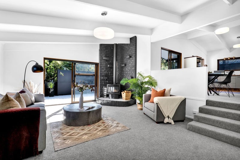 7 Lombardy Place, Whalers Gate, New Plymouth - Carousel 2