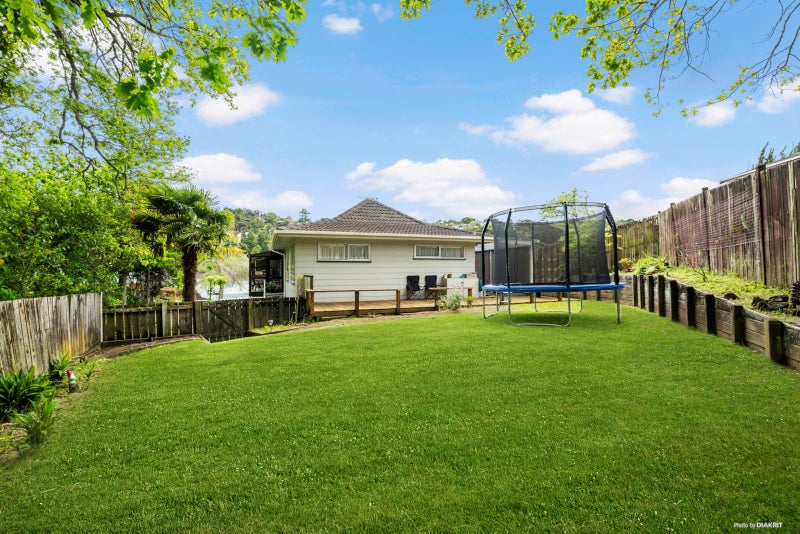 10 Embassy Place, Glenfield, Auckland - Carousel 2