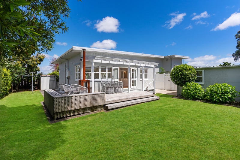 69 Moana Avenue, One Tree Hill, Auckland - Carousel 1