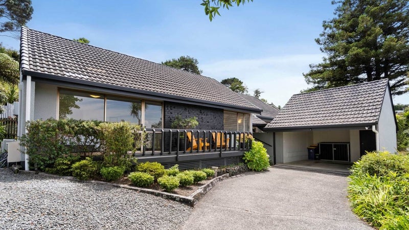 13 Branston Avenue, Browns Bay, Auckland - Carousel 1