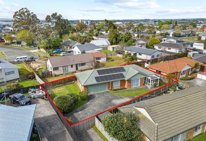 27 Rosemead Place, Randwick Park, Auckland - Carousel 2