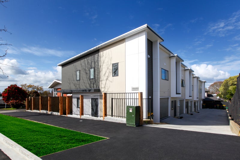 1/11 Edgecumbe Street, Whitiora, Hamilton - Carousel 2