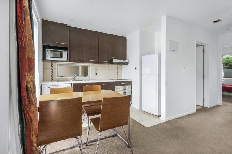 2/18 Lorne Street, Melville, Hamilton - Carousel 2