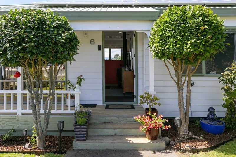 6 Kinder Street, Acacia Bay, Taupo - Carousel 2