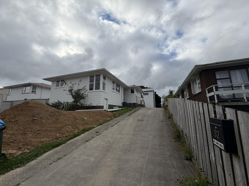 32 Beauzami Crescent, Ascot Park, Porirua - Carousel 1