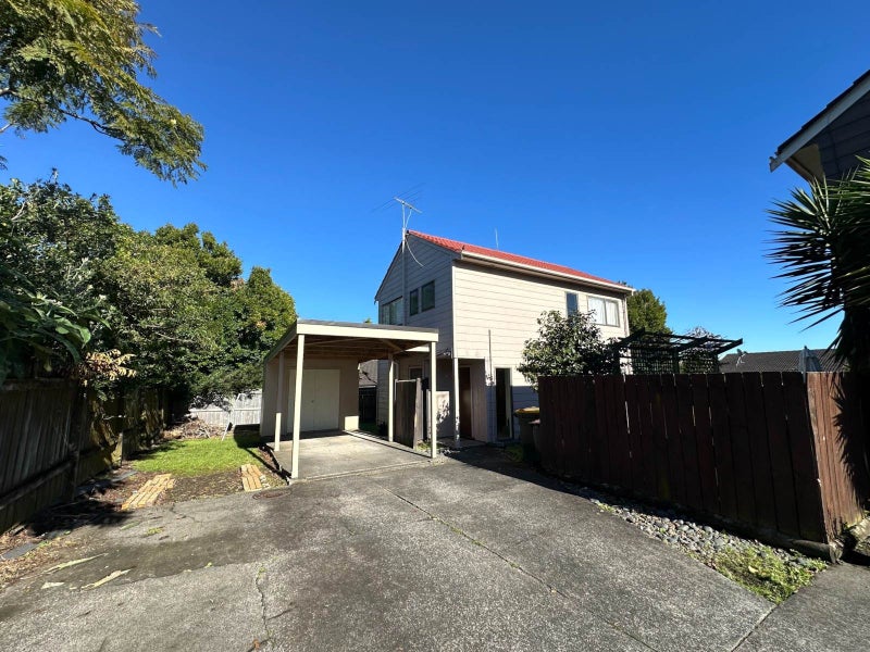 9C Highland Park Drive, Highland Park, Auckland - Carousel 1