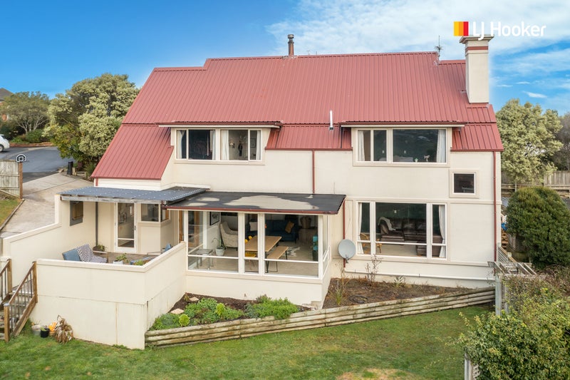 8 Elliffe Place, Shiel Hill, Dunedin - Carousel 1