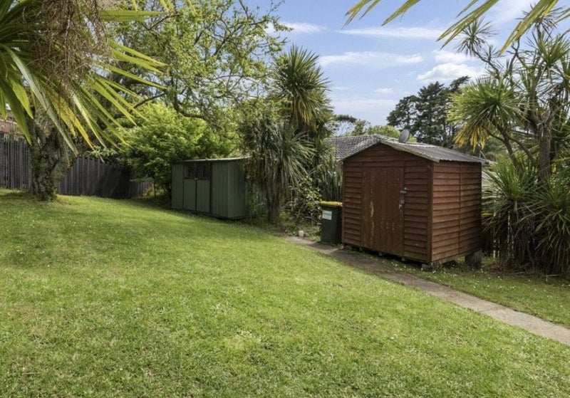 31 Contessa Drive, Glenfield, Auckland - Carousel 13