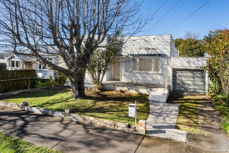 43 Tui Street, Point Chevalier, Auckland - Carousel 1