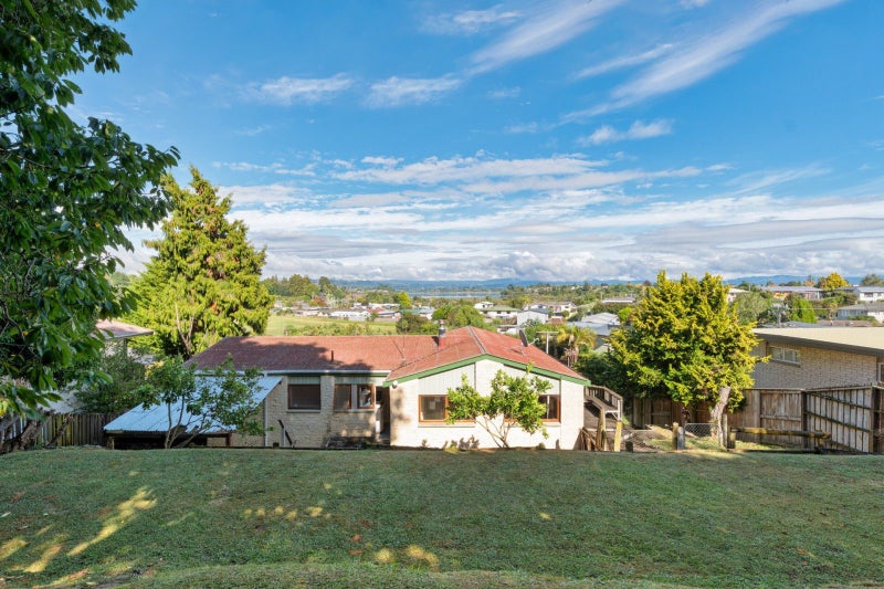 15 Carlton Street, Bellevue, Tauranga - Carousel 2