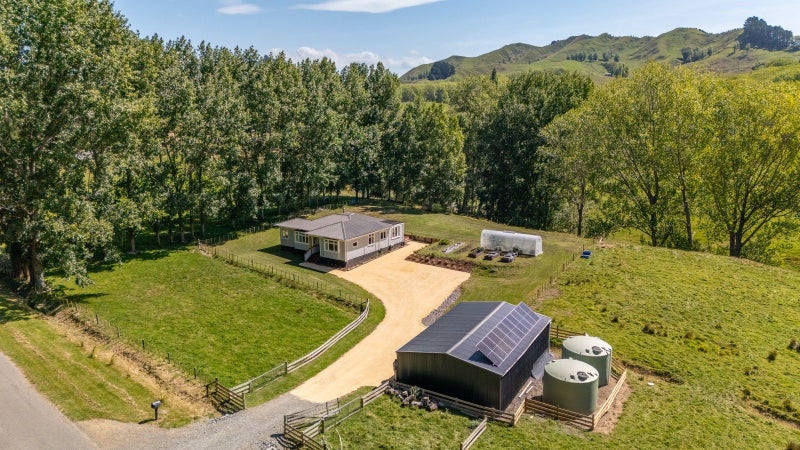 1914 Kahuranaki Road, KAHURANAKI - Carousel 1